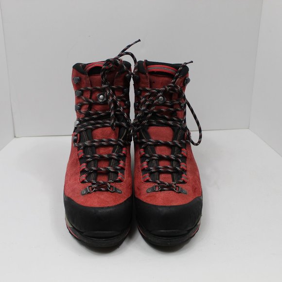 lowa mens walking boots